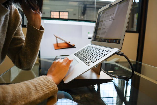 Intranet a platformy komunikacyjne – jak z nich korzystać równocześnie?
